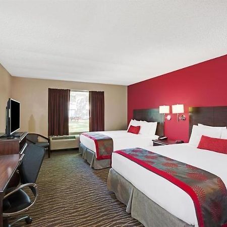 New World Inn & Conference Center Columbus Bagian luar foto